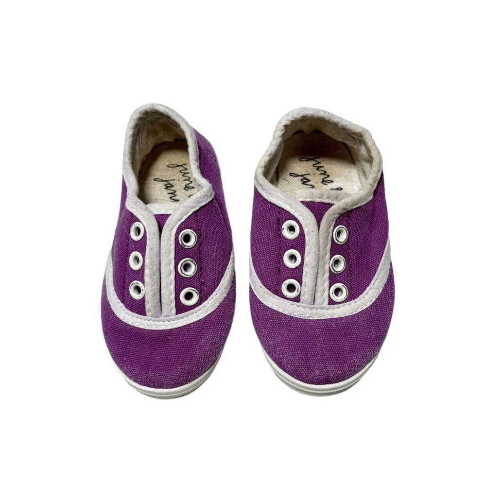 June & January Slip On Sneakers Size 5